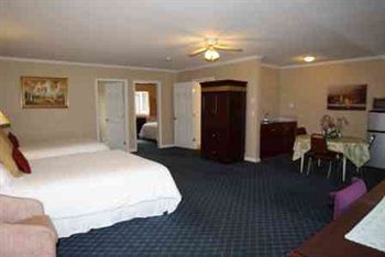 The Revelstoke Gateway Inn Екстериор снимка
