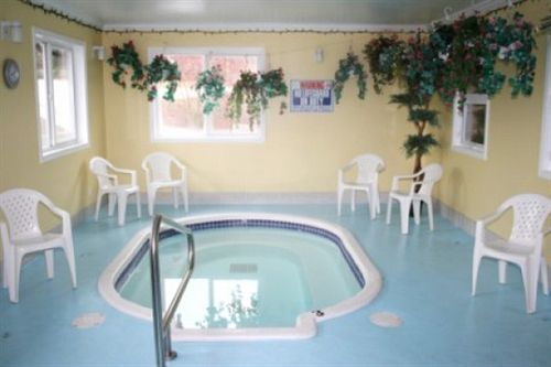 The Revelstoke Gateway Inn Екстериор снимка