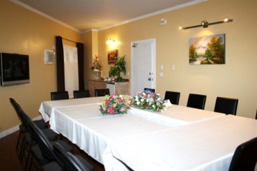 The Revelstoke Gateway Inn Екстериор снимка